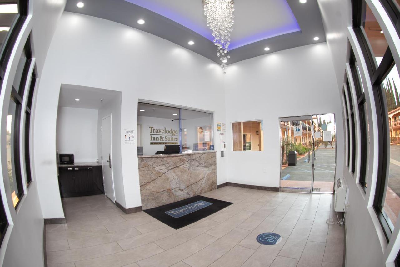 Travelodge Inn & Suites By Wyndham Уэст-Ковина Экстерьер фото